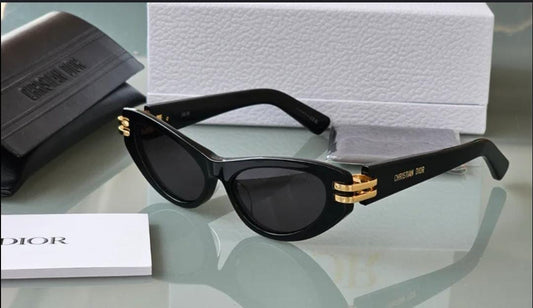 CD | 01 | Black